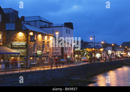 Blick auf St. Ives bei Nacht, Cornwall, England, Vereinigtes Königreich Stockfoto