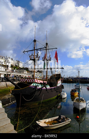 Replikat der Golden Hind, Brixham, Torbay, Devon, England, Vereinigtes Königreich Stockfoto