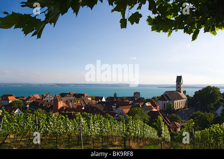 Blick über Weinberge und Meersburg am Bodensee, Baden-Württemberg, Deutschland Stockfoto