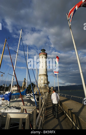 Pier neuen Lindauer Leuchtturm und bayerischem Löwen, Lindau, Bayern, Deutschland Stockfoto