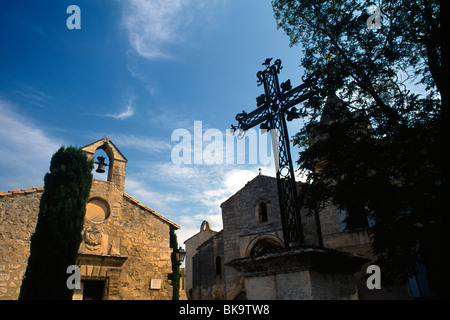 Les Baux Frankreich Provence Außen Kreuzkirche Stockfoto