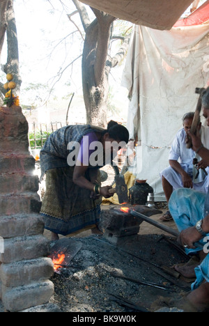 Indien, Schmied-home-Industrie, Eisen schmieden Stockfoto