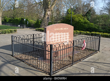 Denkmal für Freiwillige von Fulham und Hammersmith, die auf der republikanischen Seite gegen den Faschismus im spanischen Bürgerkrieg kämpften Stockfoto