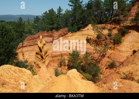 [Ocker Pfad] [sentier des Ocres] Gründen Stockfoto