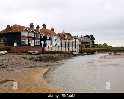 Waterside Häuser am Kai in Burnham Overy Staithe Norfolk UK Stockfoto