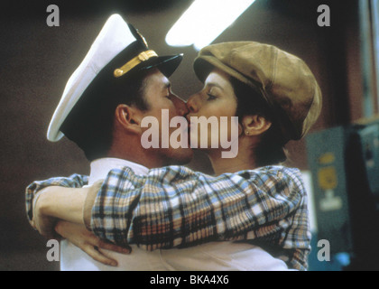 EIN OFFIZIER UND EIN GENTLEMAN (1982) RICHARD GERE, DEBRA WINGER OAG 090 Stockfoto