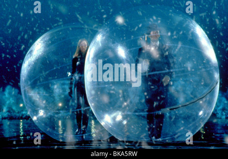 DIE AVENGERS (1998) UMA THURMAN, RALPH FIENNES AVEN 060 Stockfoto