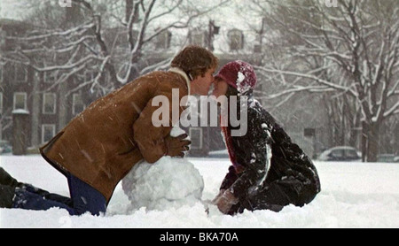 Liebe Geschichte Jahr: 1970 Regie: Arthur Hiller Ryan O' Neal, Ali MacGraw Stockfoto