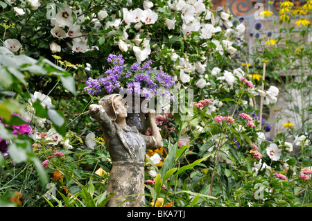 Glockenblume (Campanula) mit weiblichen Figur. Design: Jutta wahren Stockfoto