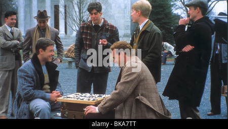 A BEAUTIFUL MIND (2001) MICHAEL ESPER, ADAM GOLDBERG, JOSH LUCAS, ANTHONY RAPP BTFM 003FOH Stockfoto