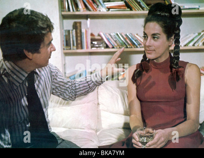 TEUFLISCH (1967) DUDLEY MOORE, ELEANOR BRON BDZZ 002FOH Stockfoto