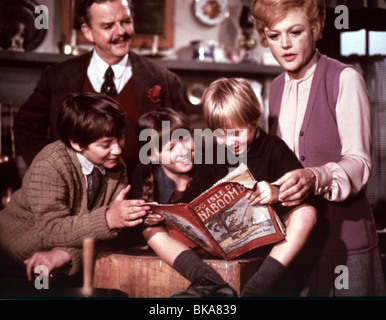 BEDKNOBS UND BROOMSTICKS (1971) DAVID TOMLINSON, IAN WEIGHILL, CINDY O' CALLAGHAN, ROY SNART, ANGELA LANSBURY BKBS 002 OS Stockfoto