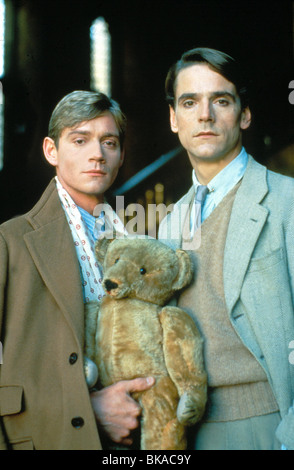 BRIDESHEAD REVISITED (TV - 1981) ANTHONY ANDREWS, JEREMY IRONS CREDIT BBC BHRV 009 Stockfoto