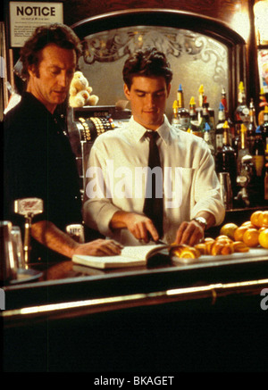 COCKTAIL (1988) BRYAN BROWN, TOM CRUISE BAR CKT 041 Stockfoto