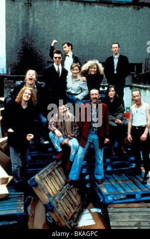 VERPFLICHTUNGEN (1991) MICHAEL AHERNE, ROBERT ARKINS, FELIM GORMLEY BRONAGH GALLAGHER, ANGELINE BALL, ANDREW STRONG, GLEN Stockfoto