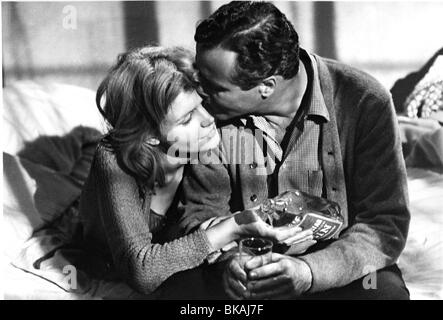 DAYS OF WINE AND ROSES (1962) LEE REMICK, JACK LEMMON DWR 008P Stockfoto