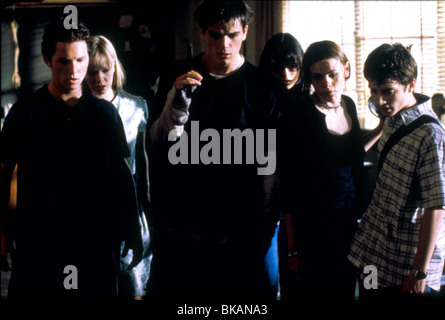 DIE FAKULTÄT (1999) SHAWN HATOSY, LAURA HARRIS, JOSH HARTNETT, JORDANA BREWSTER, CLEA DU VALL, ELIJAH WOOD. FACU 007 Stockfoto