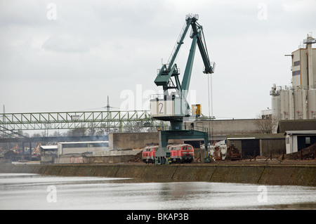 Hafen am Ufer des Flusses Rhein, Köln, Deutschland. Stockfoto