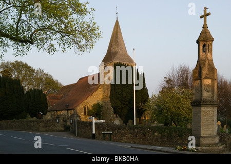 Burwash Pfarrkirche St. Bartholomäus Stockfoto