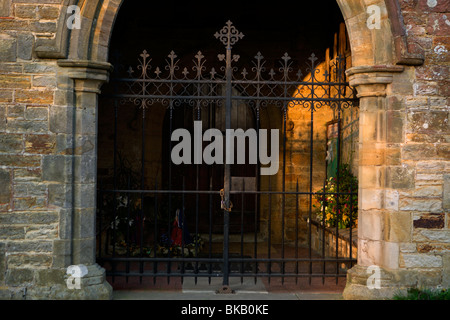 Burwash Pfarrkirche St. Bartholomäus Stockfoto