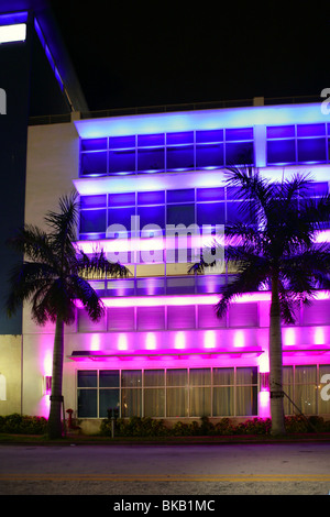 Verschwommene bunte Bewegung Nachtlichter in Miami Beach downton Stockfoto