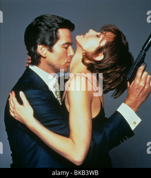 GOLDENEYE (1995) PIERCE BROSNAN, IZABELLA SCORUPCO CREDIT EON GLDN 018 Stockfoto