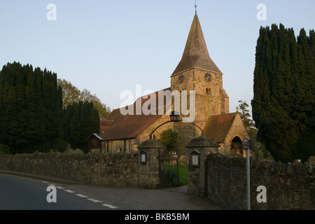 Burwash Pfarrkirche St. Bartholomäus Stockfoto