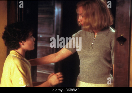 HEARTS IN ATLANTIS (2001) ANTON YELCHIN, HOPE DAVIS HIAT 005 Stockfoto