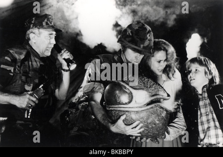 INVADERS FROM MARS (1986)-JAMES KAREN, CHRISTOPHER ALLPORT, KAREN SCHWARZ, HUNTER CARSON SCHNITTSTELLENMODULE 001 P Stockfoto