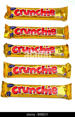 Fünf einzeln verpackt Cadburys Crunchie bars Stockfoto