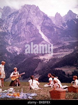 DER SOUND DER MUSIC(1965) NIKOLAUS HAMMOND, JULIE ANDREWS, DEBBIE TURNER, KYM KARATH, CHARMIAN CARR, ANGELA CARTWRIGHT, HEIDEKRAUT Stockfoto
