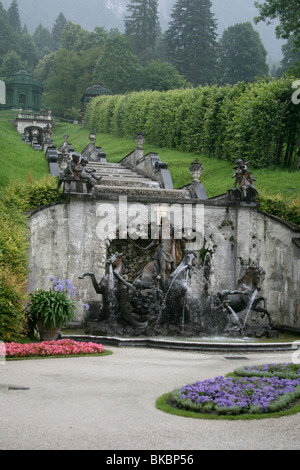 Kaskade Brunnen im Park von Schloss Linderhof, Deutschland Stockfoto