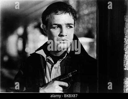 AUF DER UFERPROMENADE (1954) MARLON BRANDO OTWF 005P Stockfoto