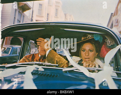 WASSUP DOC (1972) RYAN O' NEAL, BARBRA STREISAND WUD 001FOH Stockfoto