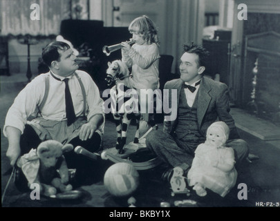 PACKEN SIE IHRE PROBLEME (1939) OLIVER HARDY, JACQUIE LYN, STAN LAUREL SUYT 001 Stockfoto