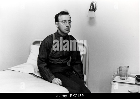 ZELIG (1983) WOODY ALLEN GLÄSER ZLG1 011P Stockfoto