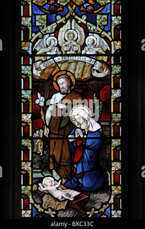 Ein Glasfenster, die Darstellung der Geburt Christi, St Mary die Jungfrau Kirche, Tysoe, Warwickshire Stockfoto