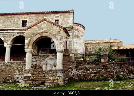 Das 18. Jahrhundert St Mary innerhalb Albaniens Hügel Ardenica Kloster ist am besten bekannt für seine Fresken Stockfoto