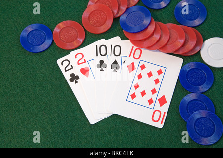 Ein "Full House"-Poker-Blatt, zweien und ten, five-Card draw oder stud poker Stockfoto