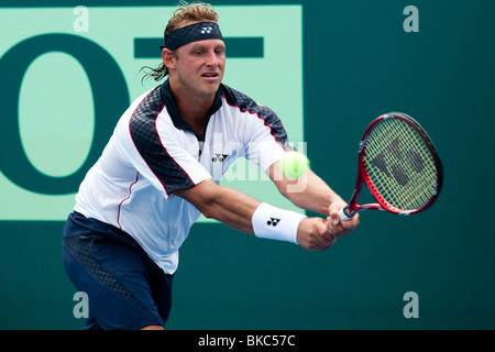 Argentinischer Tennisspieler David Nalbandian schlagen einen Rückhand Schuss Stockfoto