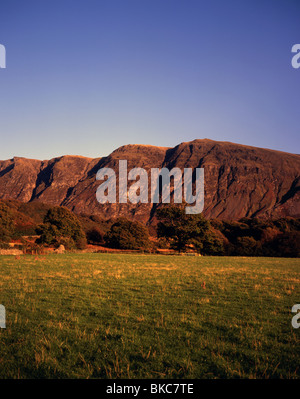 Der wasdale Geröllfeldern über Wast Water unter Illgill und Whin Rigg Wasdale gesehen aus der Nähe von Nether Wasdale Lake District, Cumbria England Stockfoto