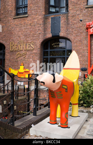 SuperSergeantPepperYellowLambSubmarineBanana außerhalb der Beatles-Geschichte, Albert Dock, Liverpool, England Stockfoto