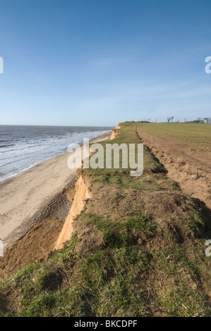 Covehithe in Suffolk zeigen die Wanderwege durch Küstenerosion Schaden aus der Prachtnelke beschossen Stockfoto