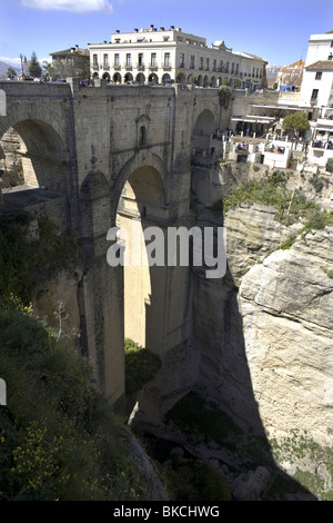 Ein Blick auf die neue Brücke über die Schlucht von Ronda, Provinz Malaga, Spanien, 22. März 2008. Foto/Chico Sanchez Stockfoto