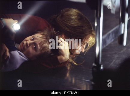 DARKNESS FALLS (2003) LEE CORMIE, EMMA CAULFIELD DAFA 001-98 Stockfoto