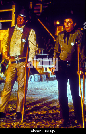 EL DORADO (1966) JOHN WAYNE, ROBERT MITCHUM ELDO 020 Stockfoto