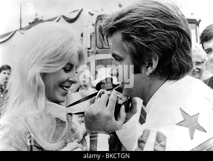 EVEL KNIEVEL (1971) SUE LYON, GEORGE HAMILTON EVLK 001 P Stockfoto