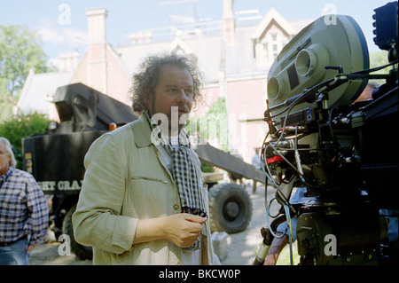 DREHORT PRODUKTION (ALT) (ALT) HINTER DEN KULISSEN (ALT) AM SET (ALT) O/S "COLD CREEK MANOR" (2003) MIT MIKE FIGGIS Stockfoto