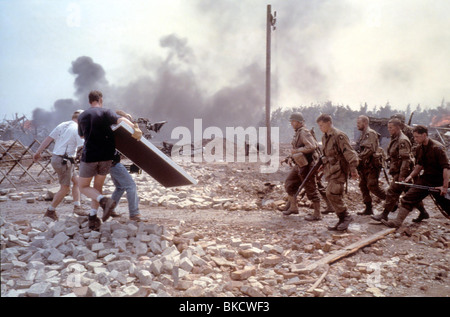 DREHORT PRODUKTION (ALT) (ALT) HINTER DEN KULISSEN (ALT) AM SET (ALT) O/S "SAVING PRIVATE RYAN" (1998) FILM 244 Stockfoto