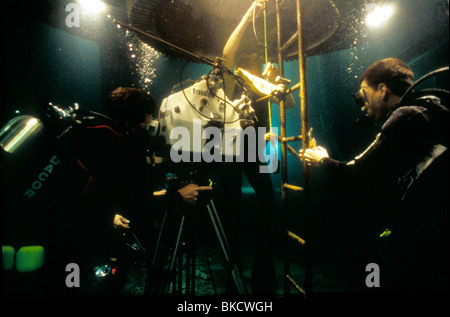 DREHORT PRODUKTION (ALT) (ALT) HINTER DEN KULISSEN (ALT) FILMISCH SET (ALT) O/S "SPHÄRE" (1998) 259 Stockfoto